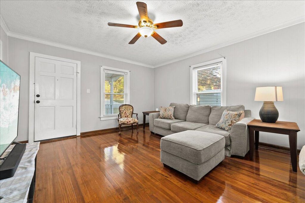 Image 3 of property listing at 504 Blue Ridge Street, Easley, SC 29640