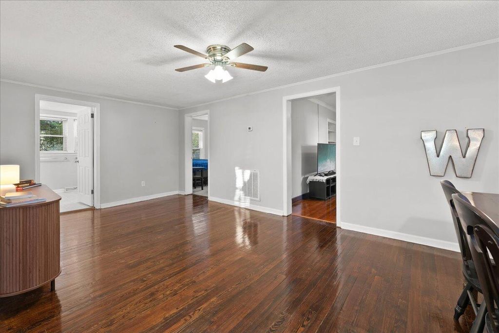 Image 7 of property listing at 504 Blue Ridge Street, Easley, SC 29640