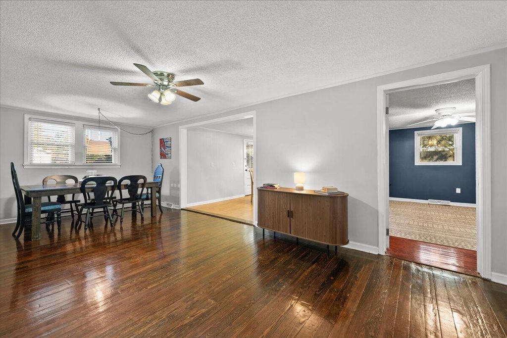 Image 9 of property listing at 504 Blue Ridge Street, Easley, SC 29640