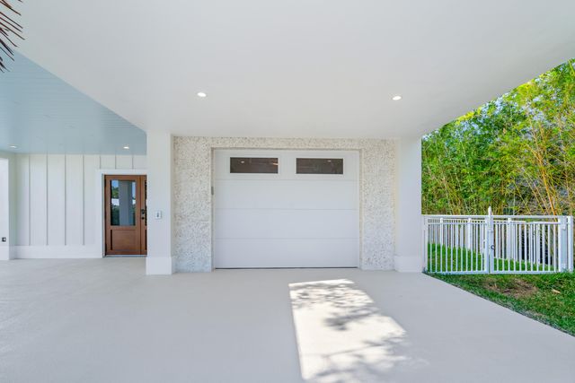 S 226 Coconut Palm Boulevard, Plantation Key, FL 33070