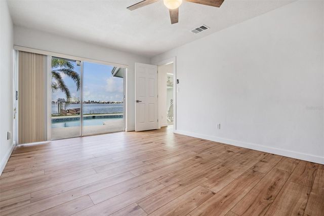 7092 S SHORE DRIVE, St Petersburg, FL 33707