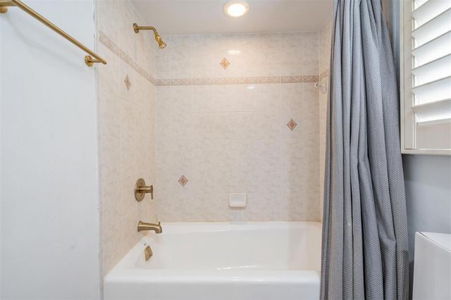 7092 S SHORE DRIVE, St Petersburg, FL 33707