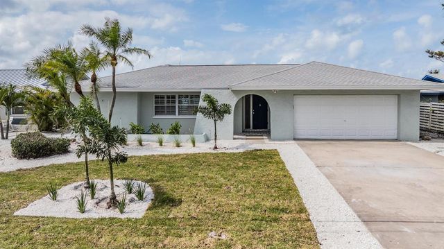 7092 S SHORE DRIVE, St Petersburg, FL 33707