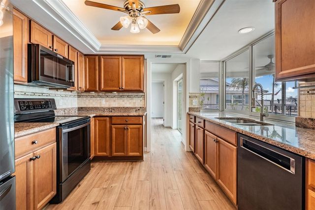 7092 S SHORE DRIVE, St Petersburg, FL 33707