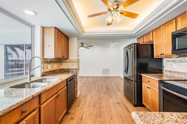 7092 S SHORE DRIVE, St Petersburg, FL 33707