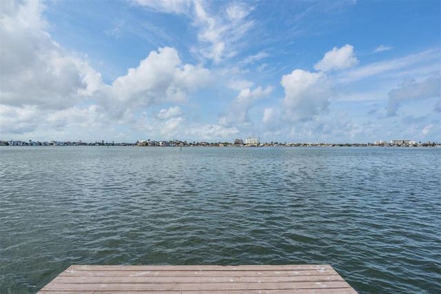 7092 S SHORE DRIVE, St Petersburg, FL 33707
