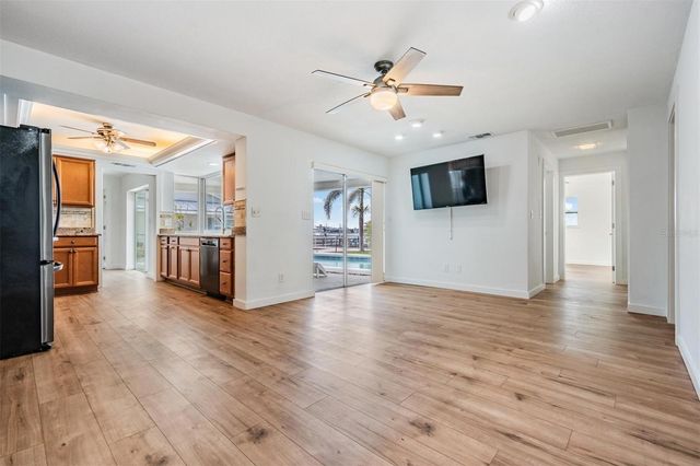 7092 S SHORE DRIVE, St Petersburg, FL 33707