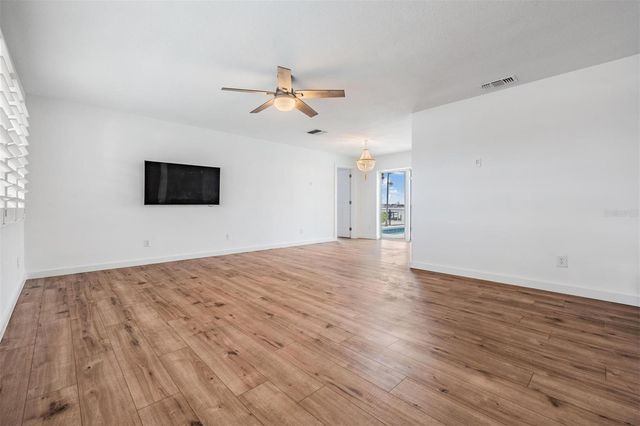 7092 S SHORE DRIVE, St Petersburg, FL 33707