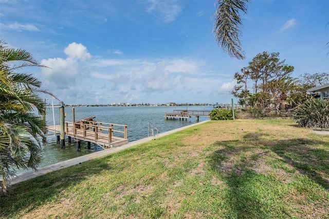 7092 S SHORE DRIVE, St Petersburg, FL 33707