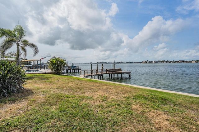 7092 S SHORE DRIVE, St Petersburg, FL 33707