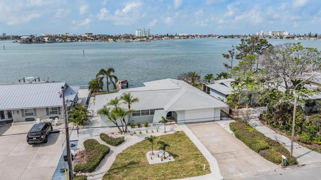 7092 S SHORE DRIVE, St Petersburg, FL 33707