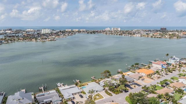 7092 S SHORE DRIVE, St Petersburg, FL 33707