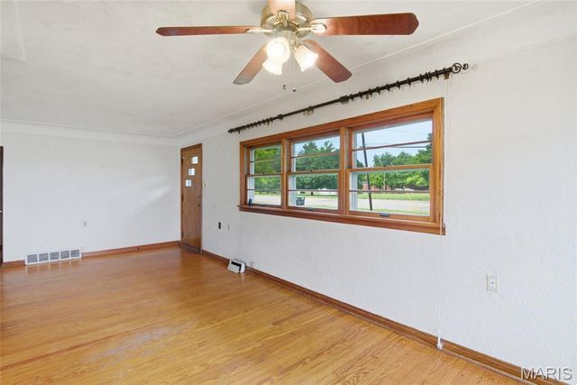 5912 N Belt W, Belleville, IL 62223