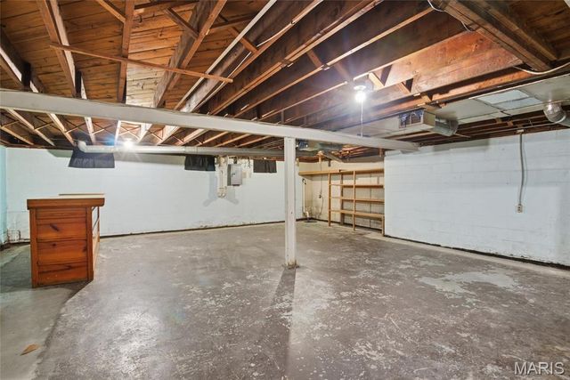 5912 N Belt W, Belleville, IL 62223