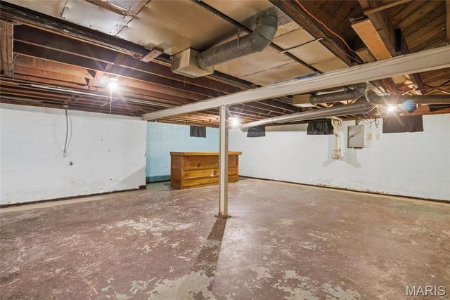 5912 N Belt W, Belleville, IL 62223