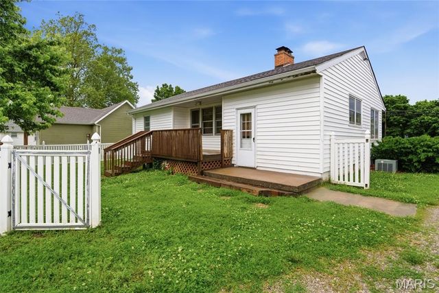 5912 N Belt W, Belleville, IL 62223