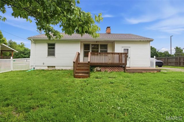 5912 N Belt W, Belleville, IL 62223