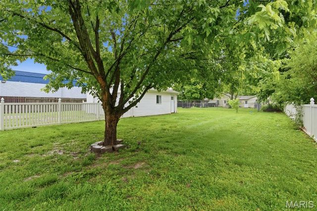5912 N Belt W, Belleville, IL 62223