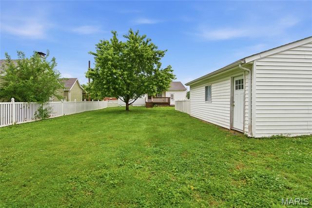 5912 N Belt W, Belleville, IL 62223