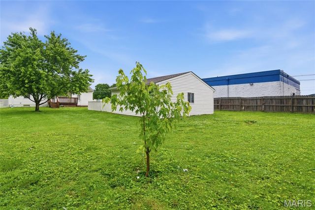 5912 N Belt W, Belleville, IL 62223