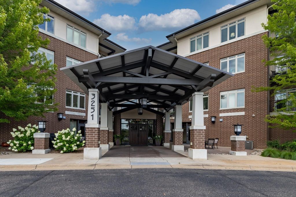3251 Louisiana Avenue S 304, Saint Louis Park, MN 55426