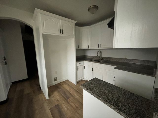 401 E Freeman Street, Ennis, TX 75119