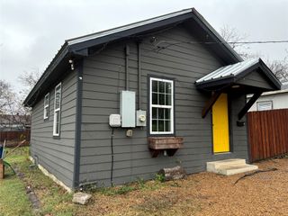 401 E Freeman Street, Ennis, TX 75119