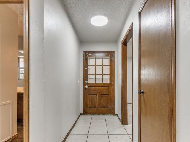 5901 Seminole Road, Warr Acres, OK 73132
