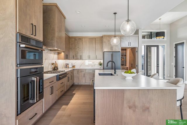 3538 S 210th Avenue, Elkhorn, NE 68022