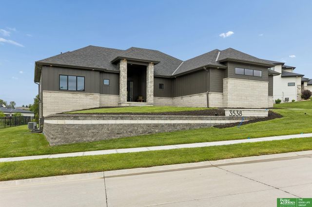 3538 S 210th Avenue, Elkhorn, NE 68022