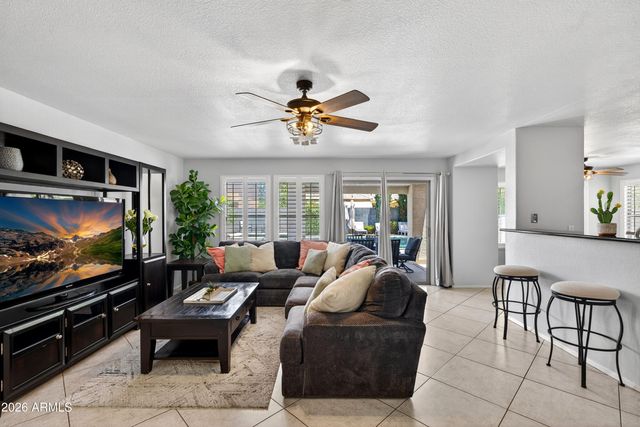 704 W LA PRYOR Lane, Gilbert, AZ 85233