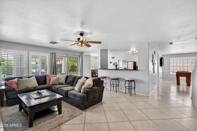 704 W LA PRYOR Lane, Gilbert, AZ 85233