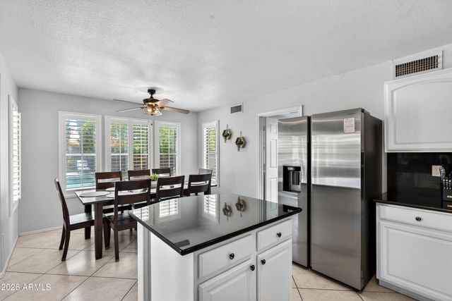 704 W LA PRYOR Lane, Gilbert, AZ 85233