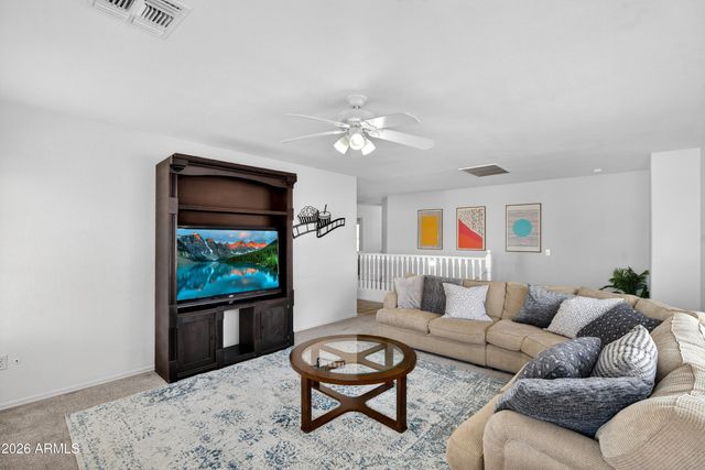 704 W LA PRYOR Lane, Gilbert, AZ 85233