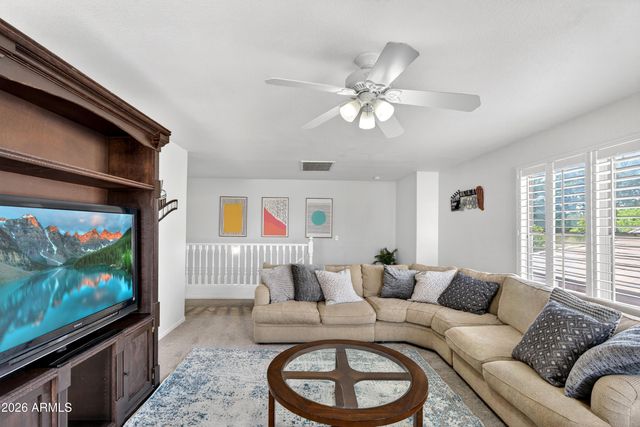704 W LA PRYOR Lane, Gilbert, AZ 85233
