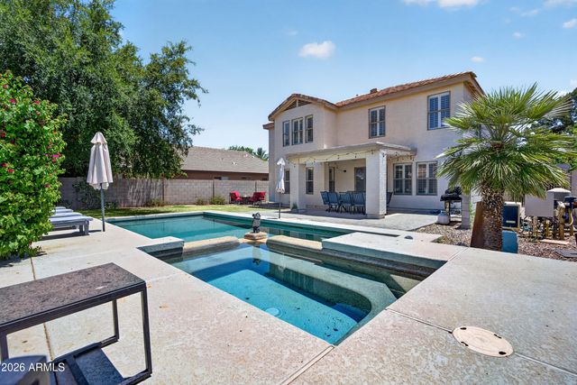 704 W LA PRYOR Lane, Gilbert, AZ 85233