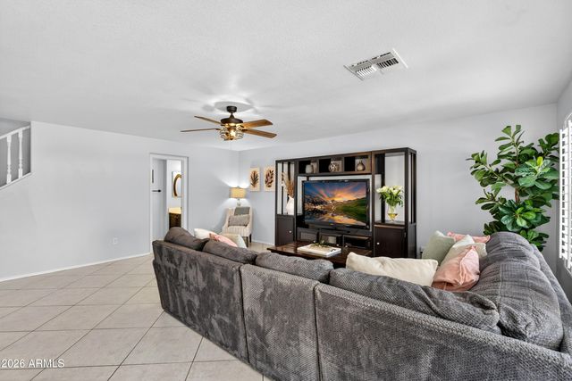 704 W LA PRYOR Lane, Gilbert, AZ 85233