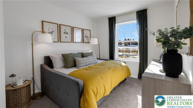 8213 Alexander Court, Upper Macungie Twp, PA 18031