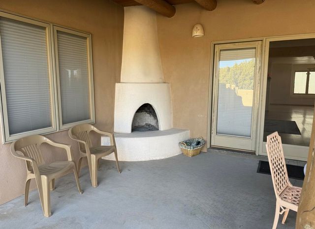 44 Camino Benavidez, Santa Fe, NM 87507