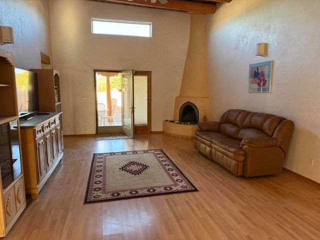 44 Camino Benavidez, Santa Fe, NM 87507