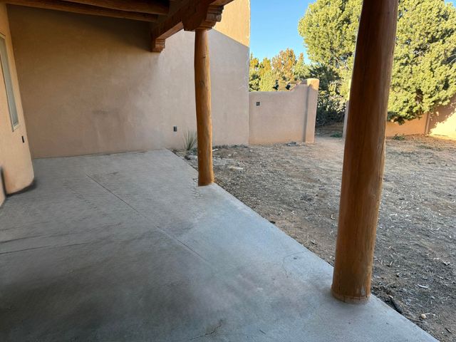 44 Camino Benavidez, Santa Fe, NM 87507