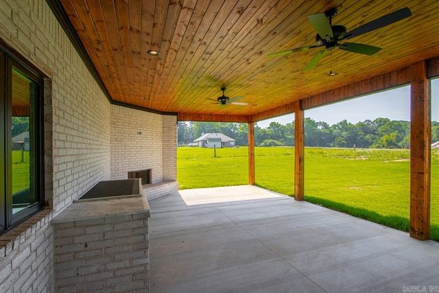 100 Liberty Oaks Trail, Alexander, AR 72002