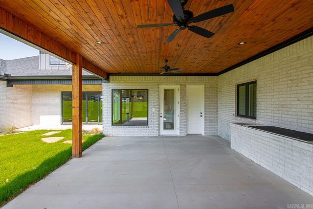 100 Liberty Oaks Trail, Alexander, AR 72002
