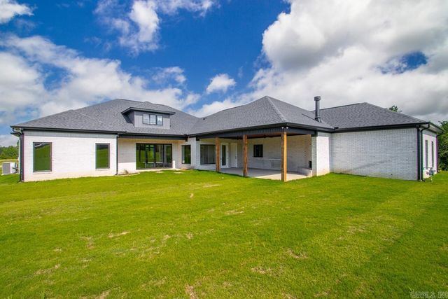 100 Liberty Oaks Trail, Alexander, AR 72002