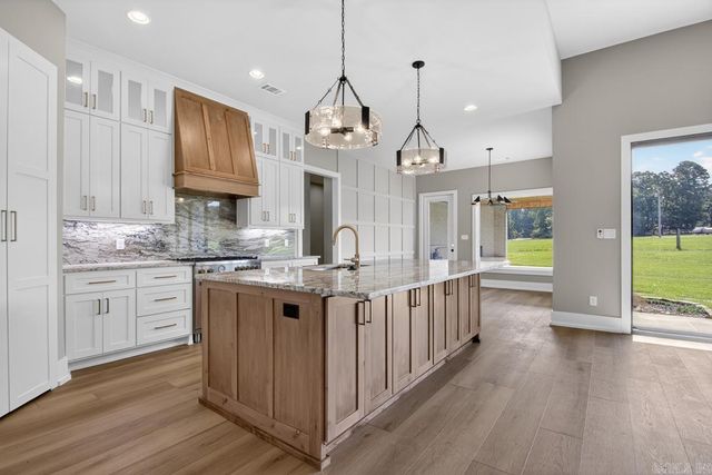 100 Liberty Oaks Trail, Alexander, AR 72002