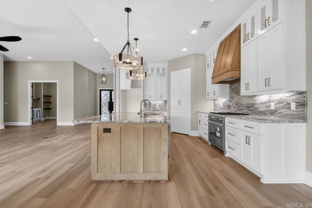 100 Liberty Oaks Trail, Alexander, AR 72002