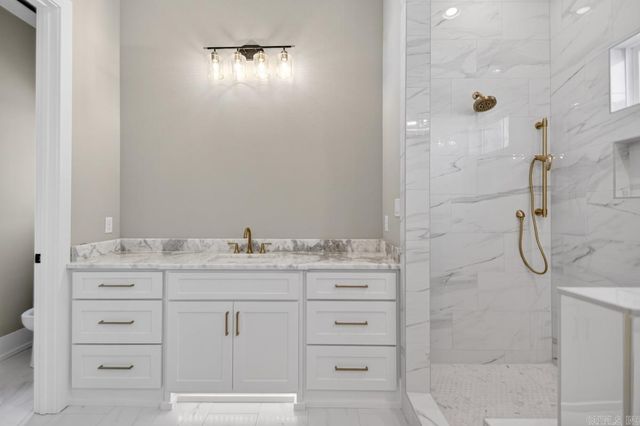100 Liberty Oaks Trail, Alexander, AR 72002