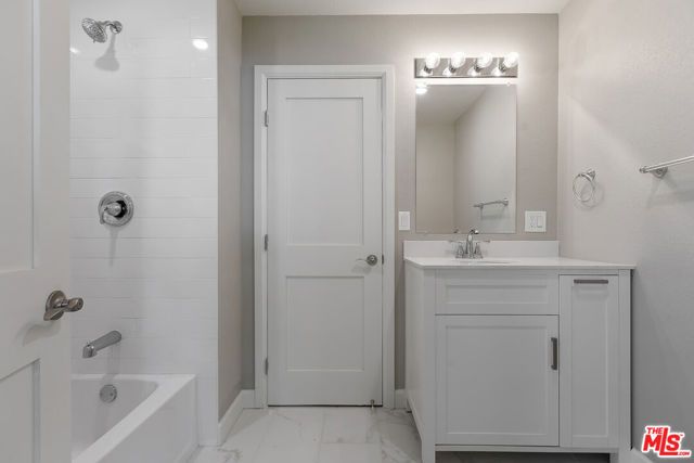23937 Jensen Drive, West Hills (los Angeles), CA 91304