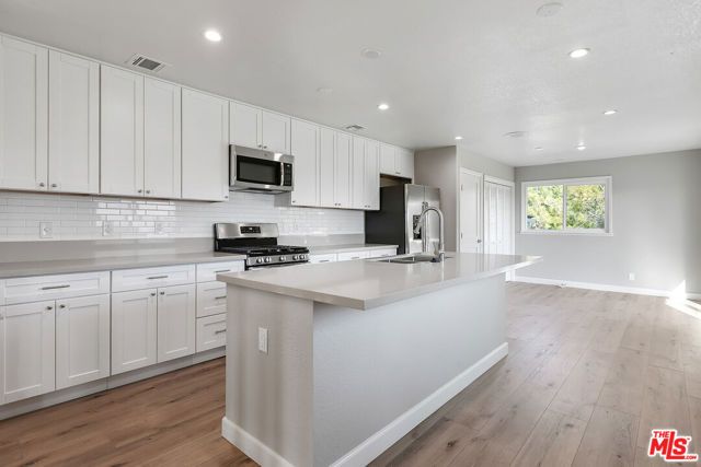 23937 Jensen Drive, West Hills (los Angeles), CA 91304