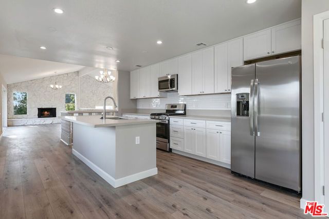 23937 Jensen Drive, West Hills (los Angeles), CA 91304